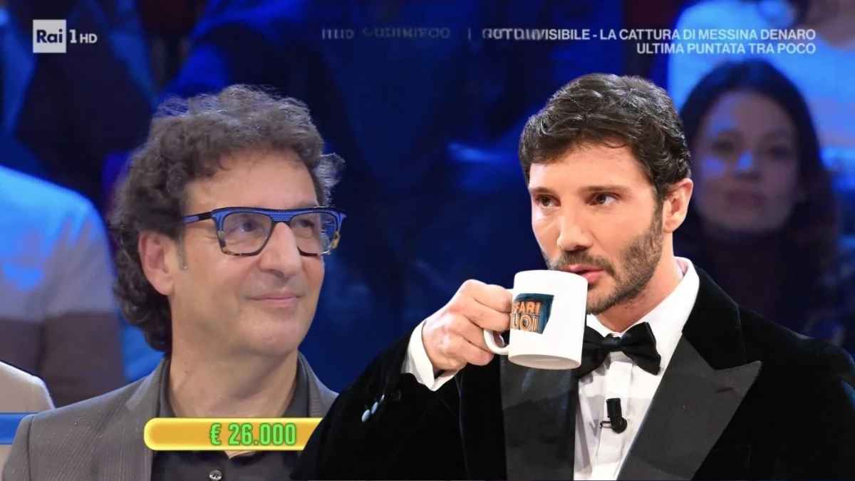 Affari Tuoi, 4 febbraio 2026: Natale accetta l’offerta e porta a casa 32.000 euro